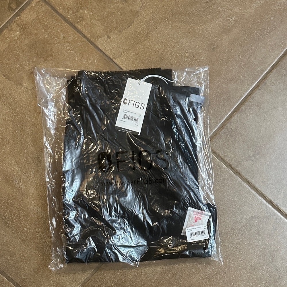 FIGS Yola Skinny Scrub Pants - Black